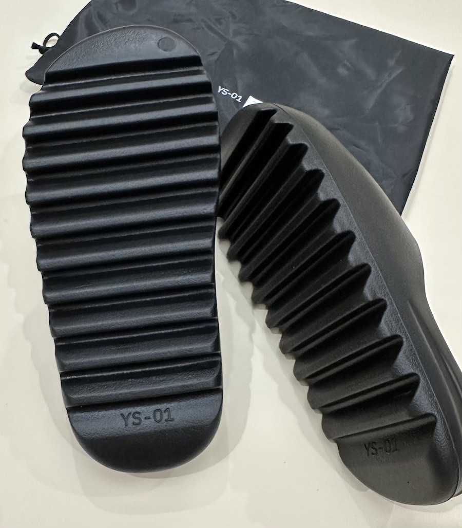Yeezy Slides Black YS-01 Men’s Size 9