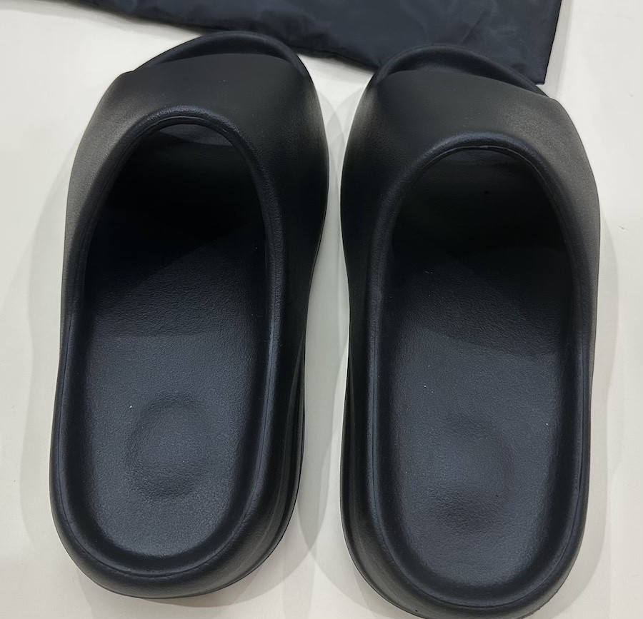 Yeezy Slides Black YS-01 Men’s Size 9